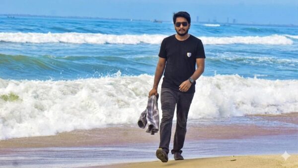 Royal Black V-Neck – Edge Mark